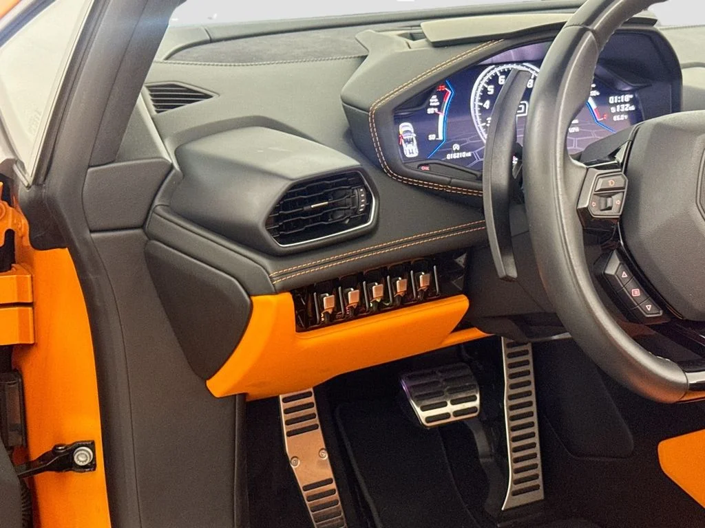 Used 2020 Arancio Borealis Pearl Lamborghini  image 10