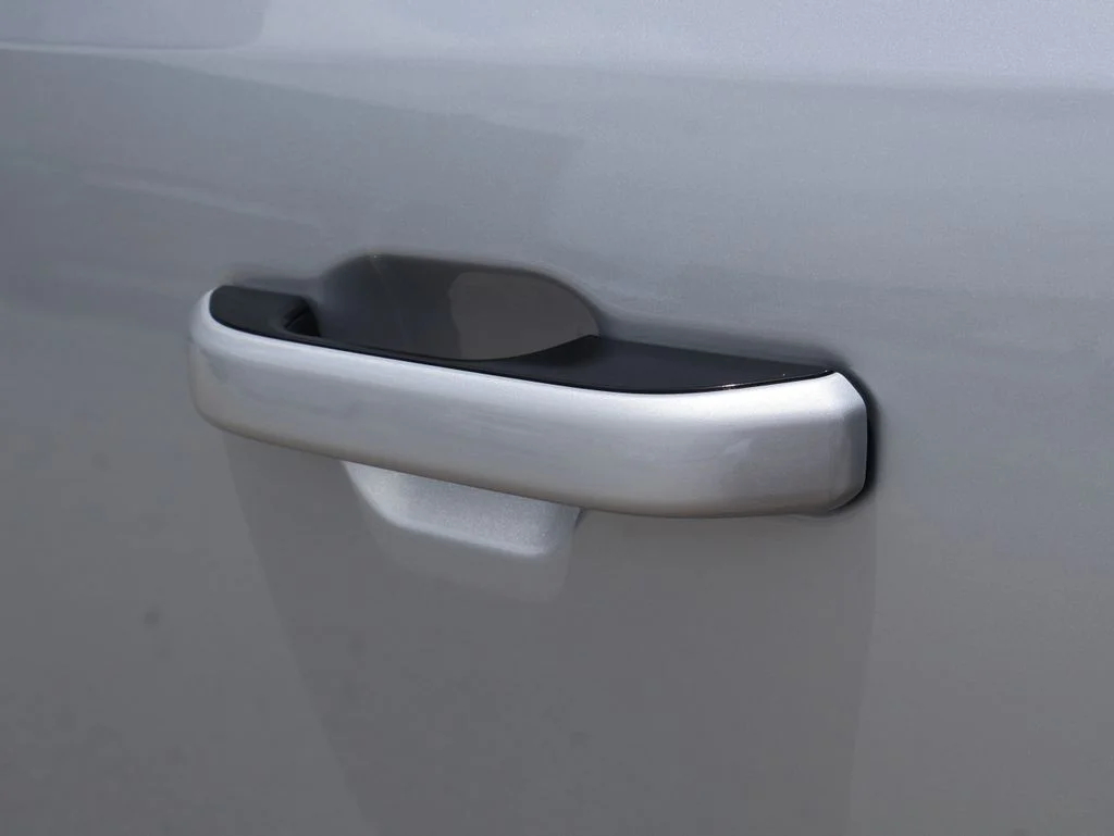 New 2026 Silver-Zynith Exterior Paint Jeep  image 21