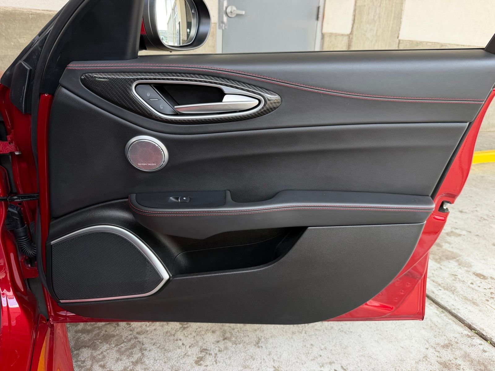 Used 2017  Alfa Romeo Quadrifoglio image 19