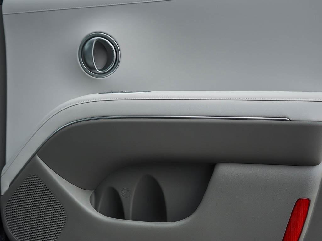 New 2026 Creamy White Pearl Hyundai SEL Premium 7P AWD image 36