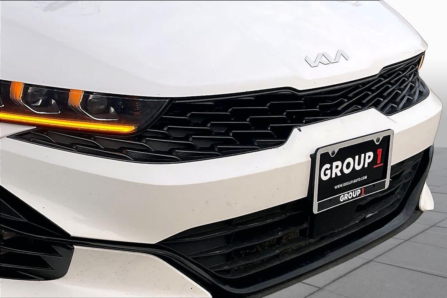 Used 2023 Glacial White Pearl Kia GT-Line image 28