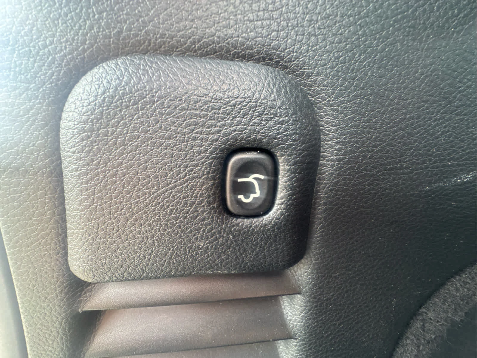 Used 2019 Bright White Clearcoat Jeep Altitude image 31