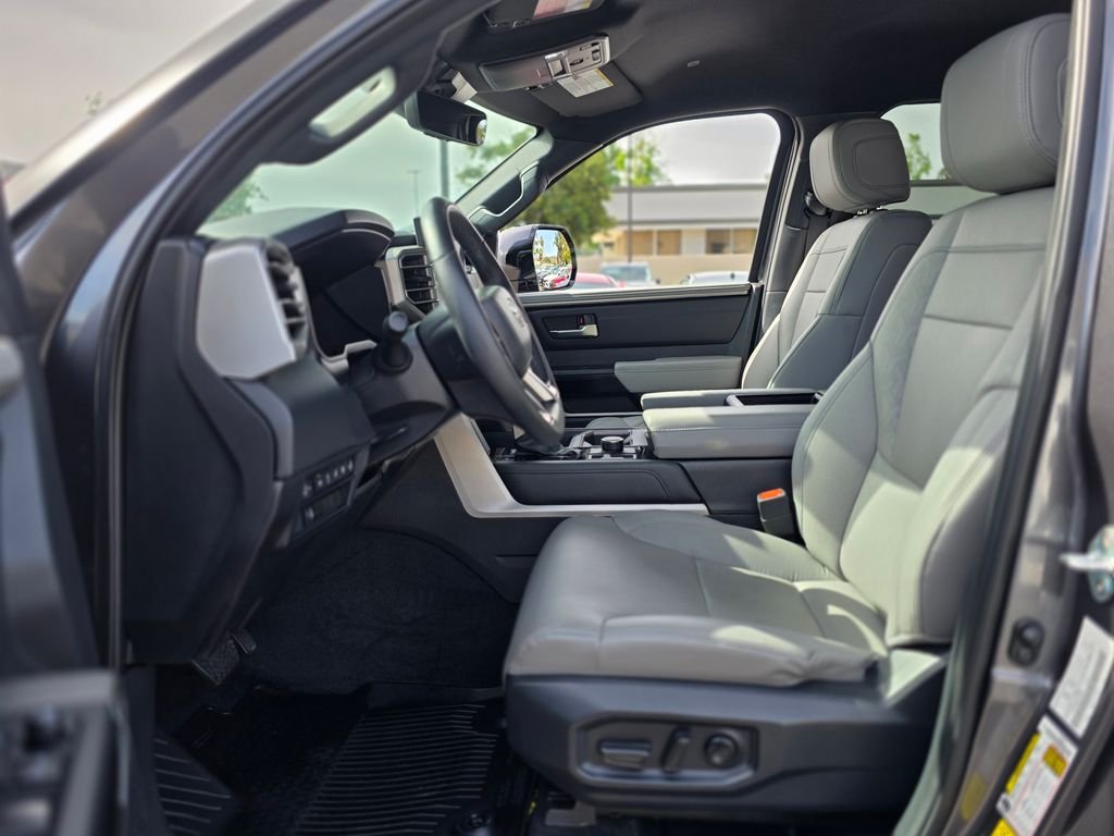 2025 Toyota Tundra Limited - Photo 13