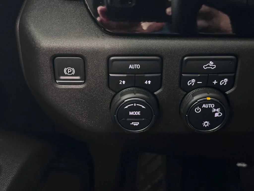 2023 Chevrolet Silverado 1500 LT - Photo 23