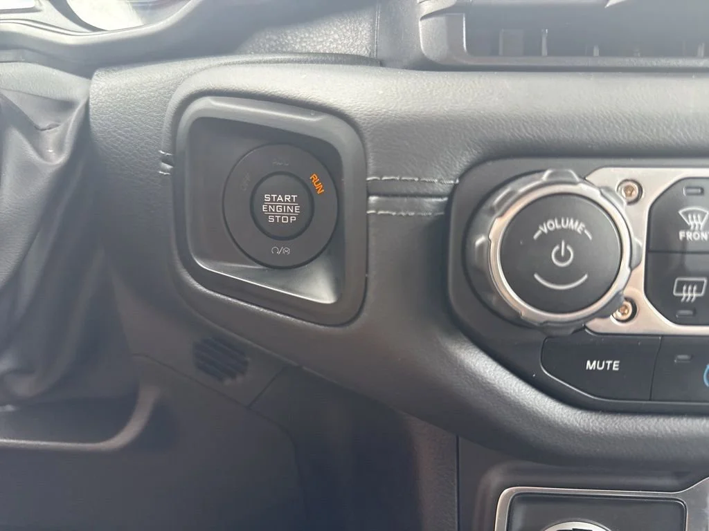 Used 2025 Red Jeep Sahara image 21