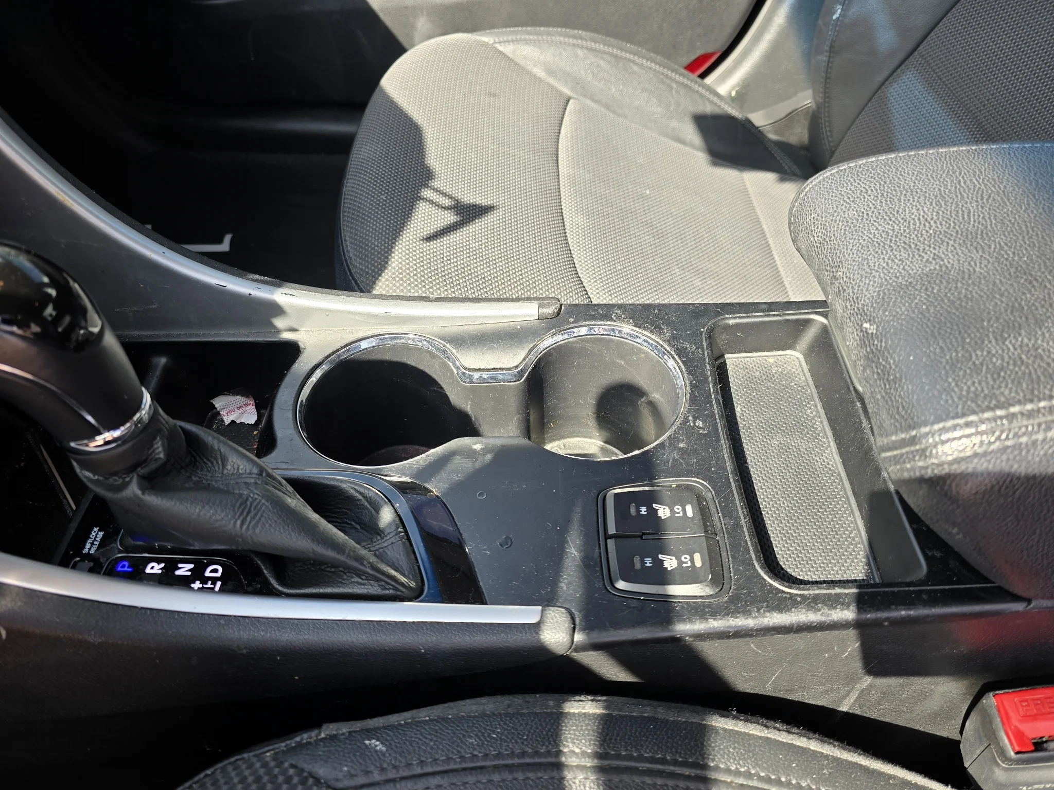 Used 2013 Midnight Black Mica Hyundai SE image 29