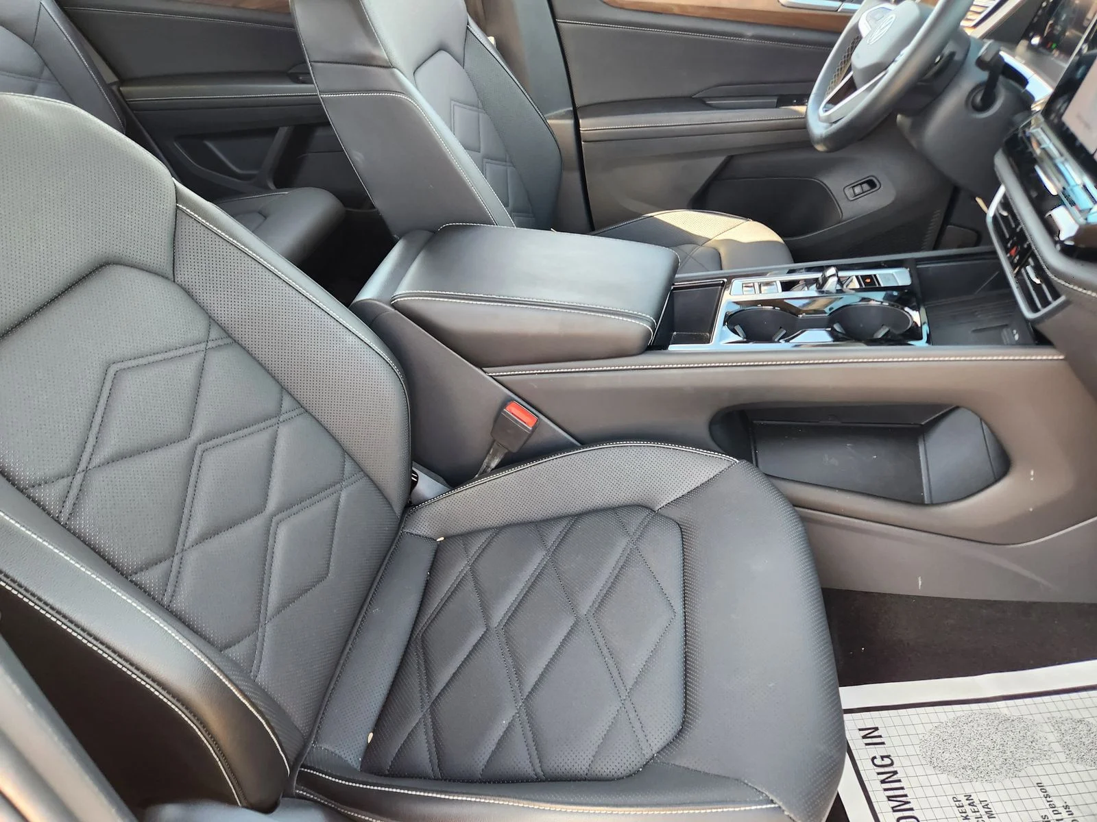 Used 2025 Gray Volkswagen 2.0T SE w/Technology image 13