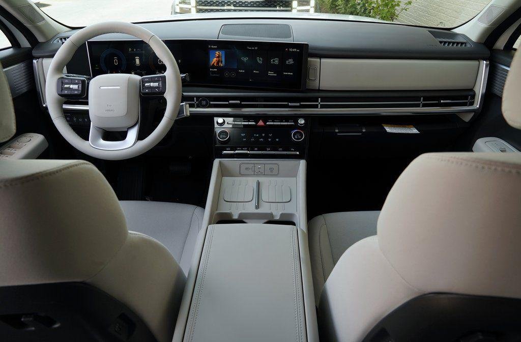 New 2026 Serenity White Hyundai SE image 7