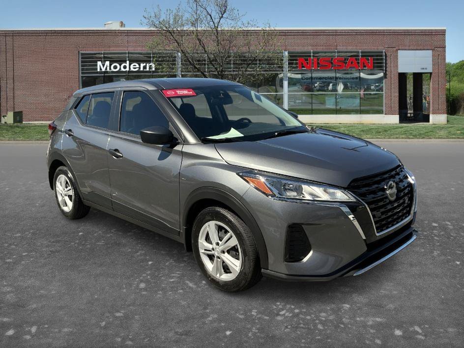 Used 2025 Gun Metallic Nissan S image 5
