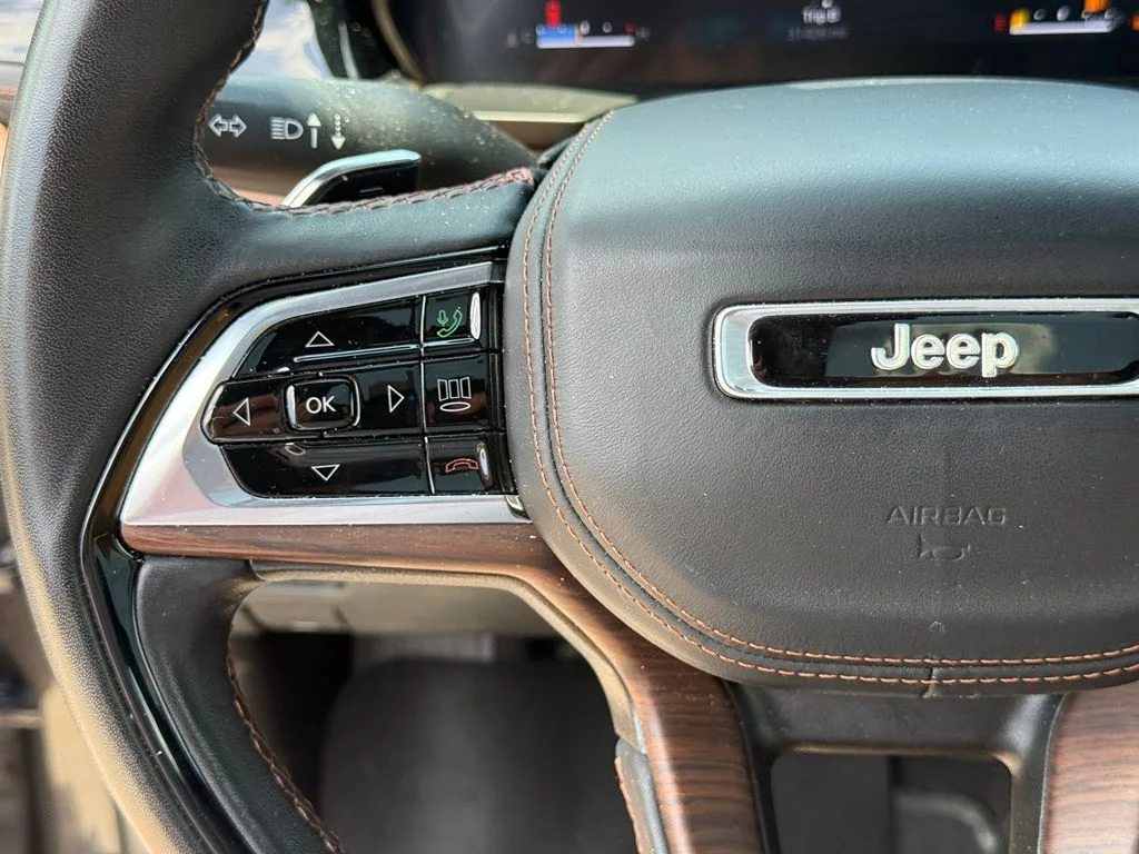 Used 2024 Gray Jeep Summit image 14