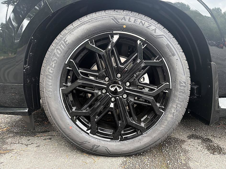 New 2027 Mineral Black INFINITI SPORT image 8