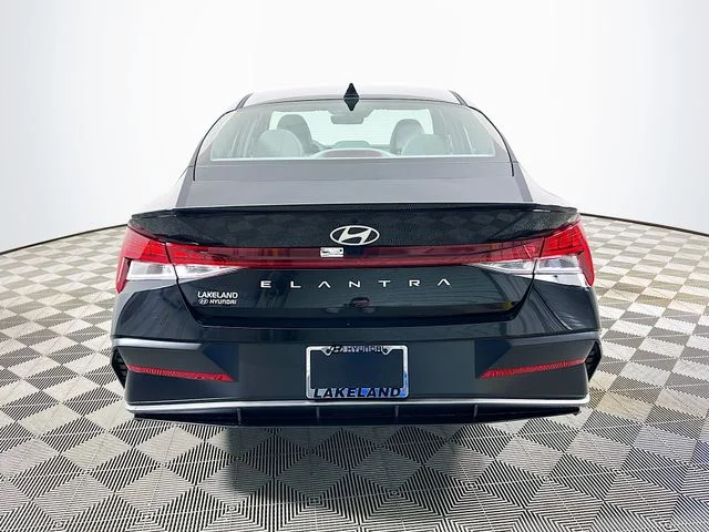 New 2026 Black Hyundai SEL Sport image 4