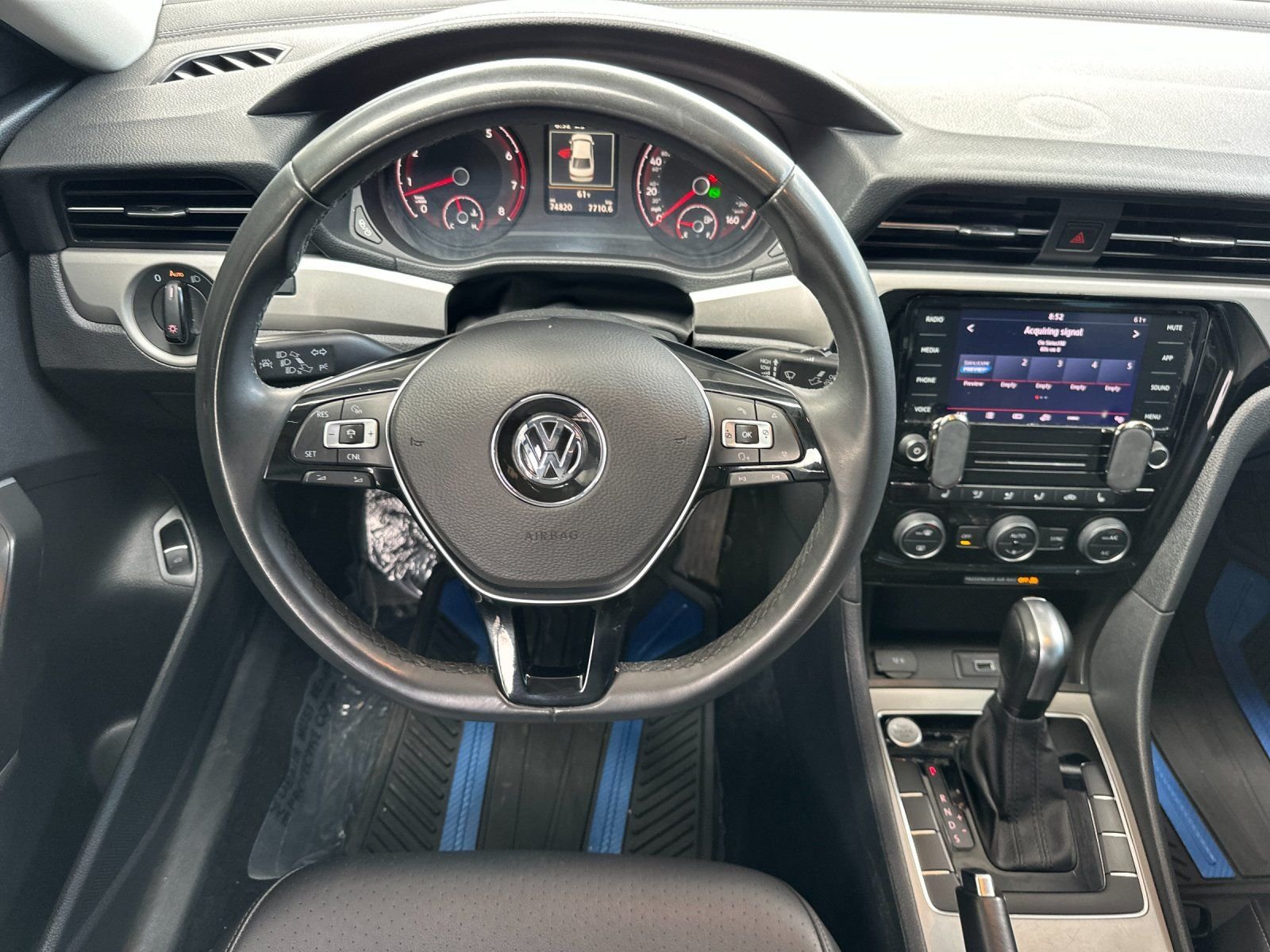 Used 2022  Volkswagen 2.0T SE image 16