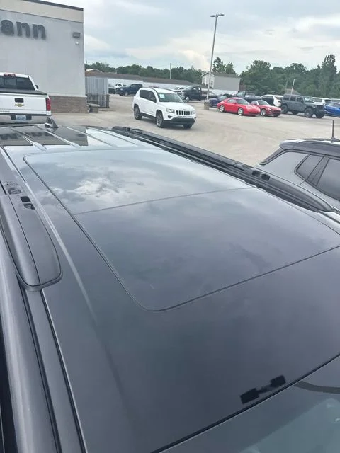 2025 Chrysler Pacifica Select - Photo 10