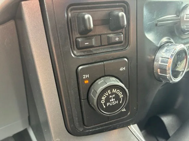Used 2022 Oxford White Ford XLT image 37