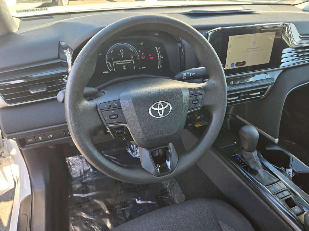 Used 2025 White Toyota LE image 9