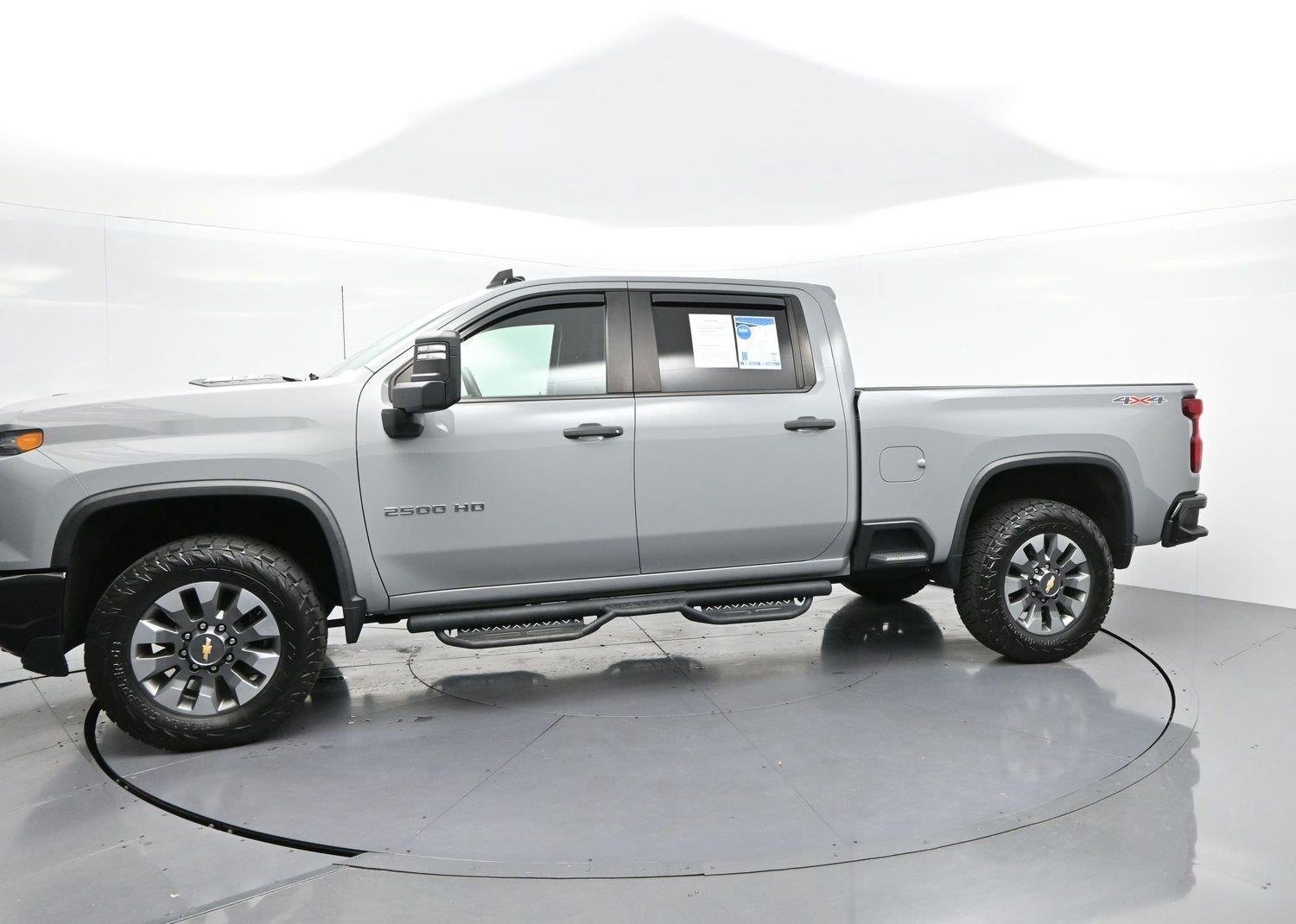 Used 2024 Slate Gray Metallic Chevrolet Custom image 4