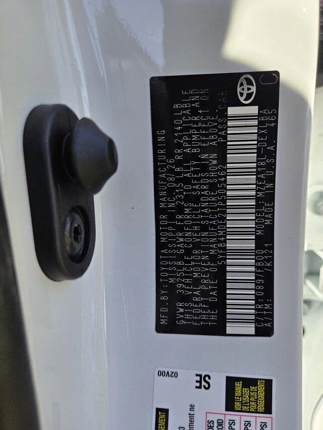 Used 2026 Wind Chill Pearl Toyota LE image 30