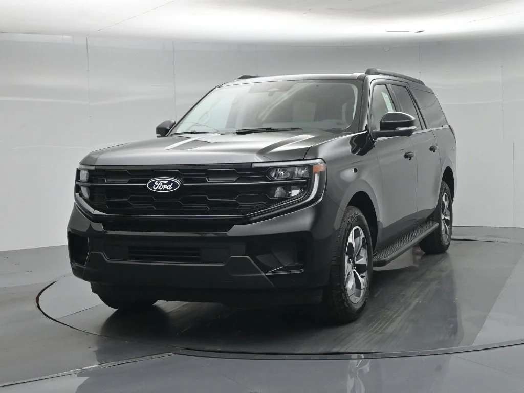 New 2027 Agate Black Metallic Ford Active image 59