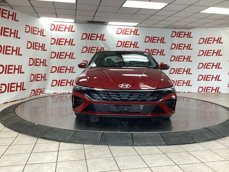 Used 2025 Red Hyundai Limited image 2