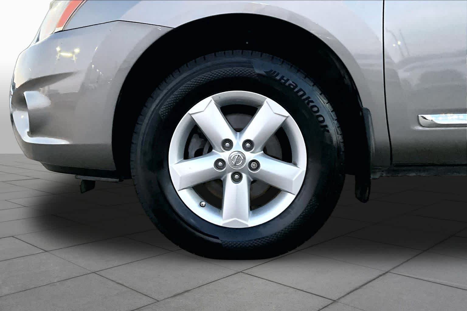Used 2012 Platinum Graphite Nissan S image 11
