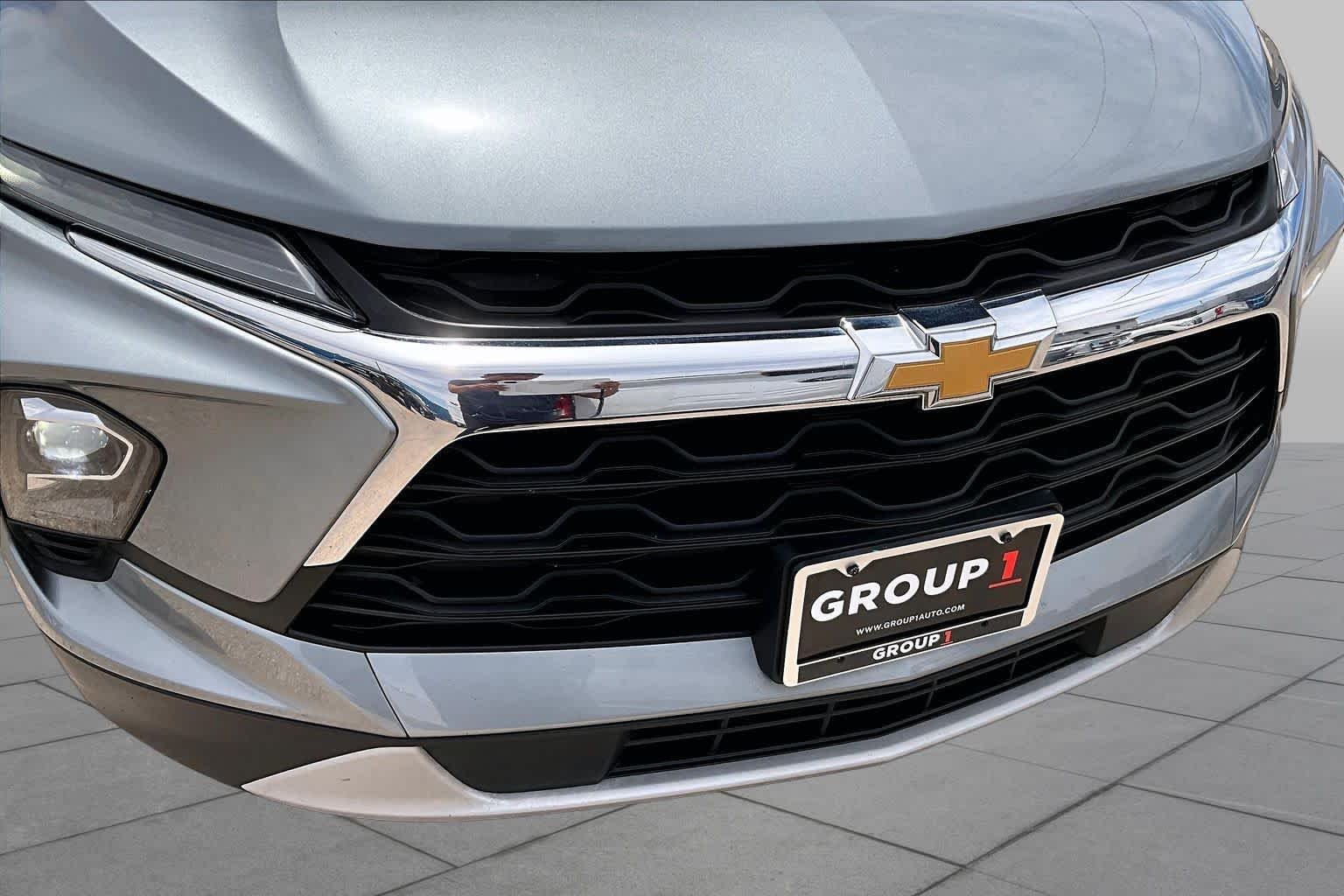 Used 2025 Sterling Gray Metallic Chevrolet LT image 28