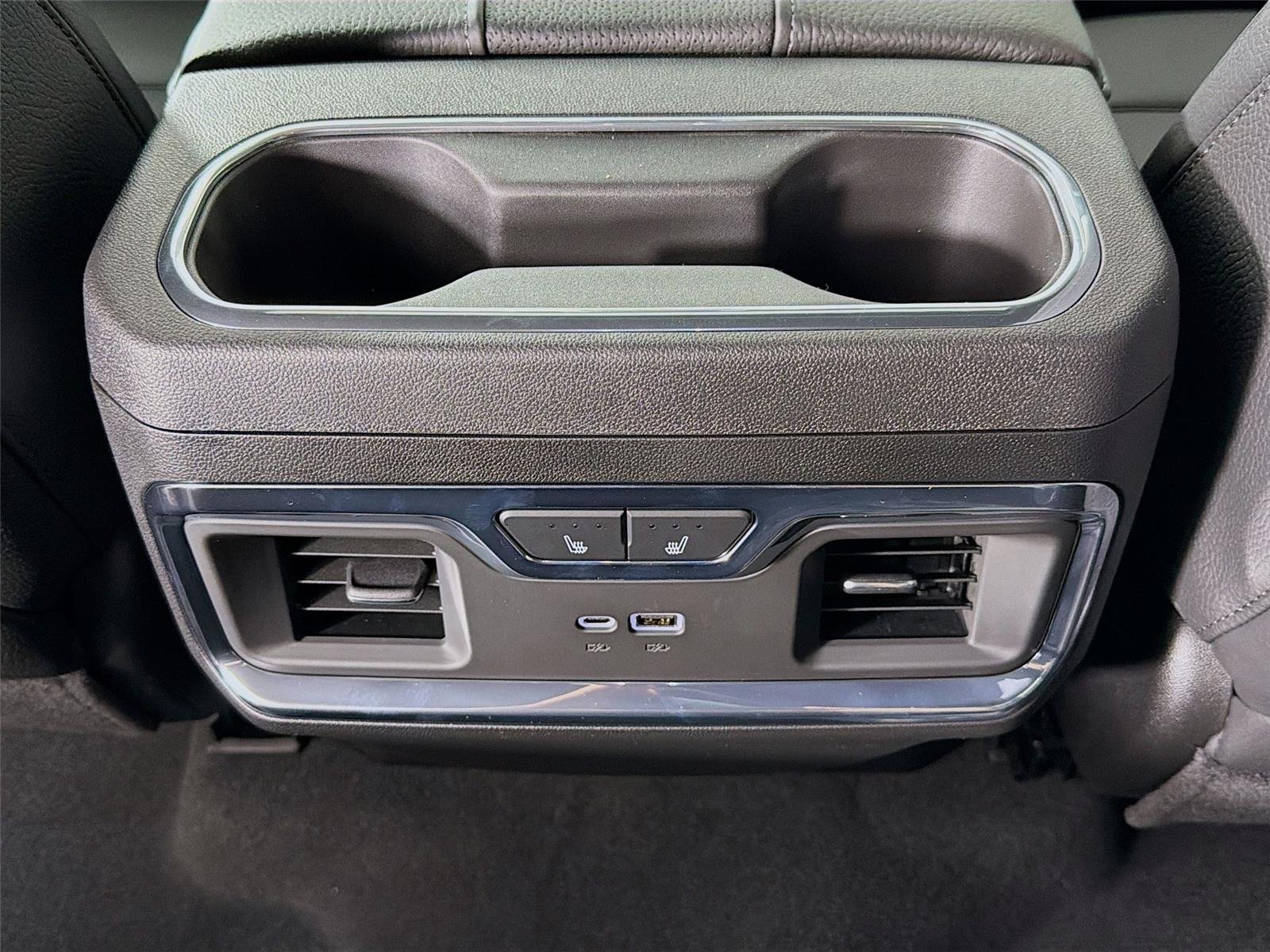 2026 GMC Sierra 3500HD Denali - Photo 27
