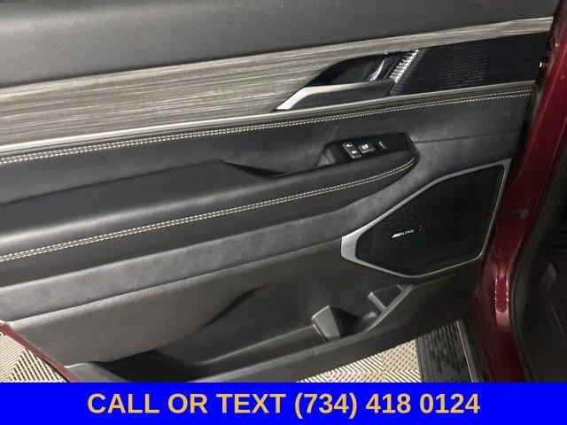 Used 2024 Velvet Jeep Series II image 22