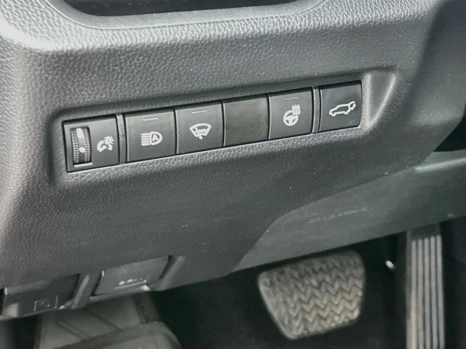 Used 2022 Red Toyota XLE image 10