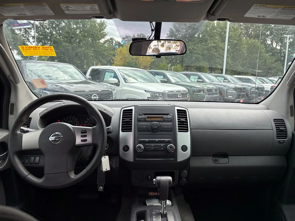 Used 2012 Red Nissan S image 8