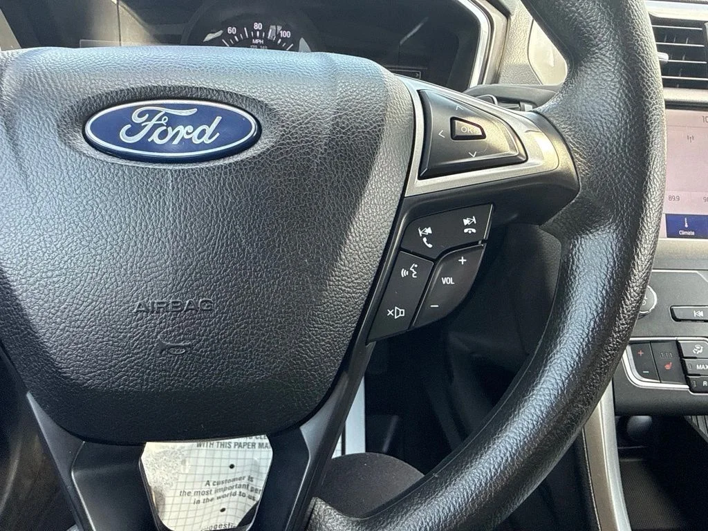 Used 2020 Blue Ford SE image 26