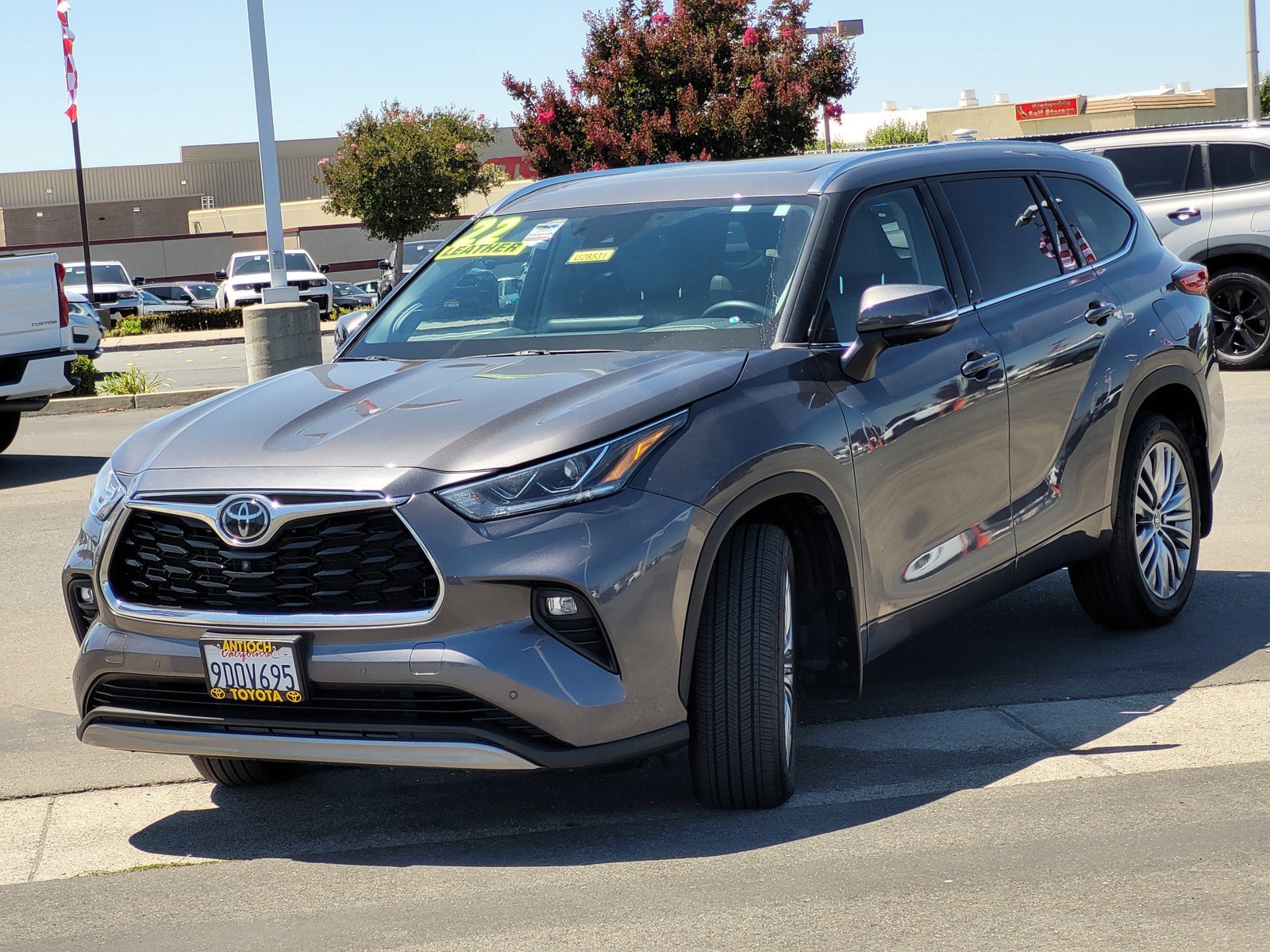 Used 2022  Toyota Platinum image 8