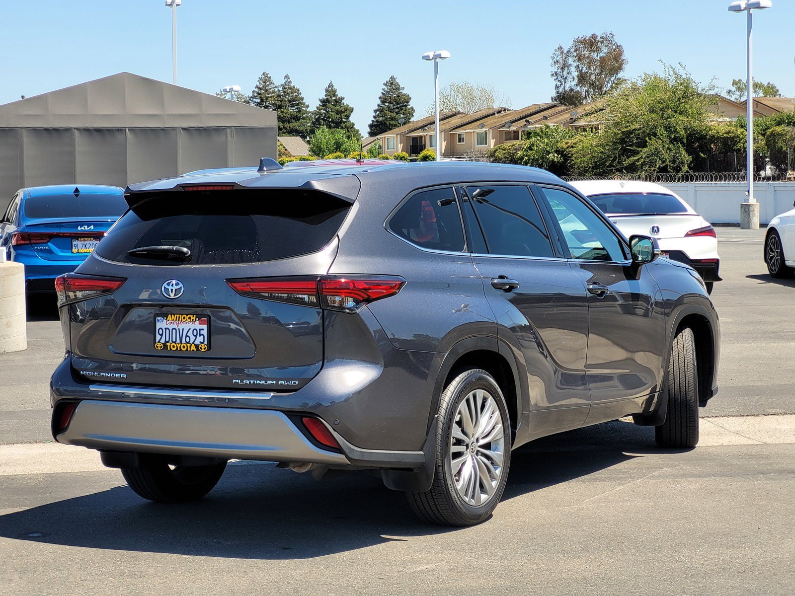 Used 2022  Toyota Platinum image 4