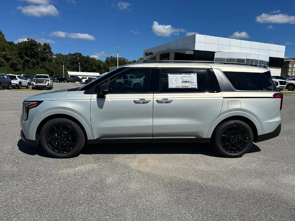 New 2027 Silver Kia SX image 4