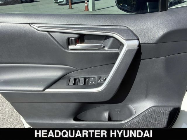 Used 2023 White Toyota XLE image 17
