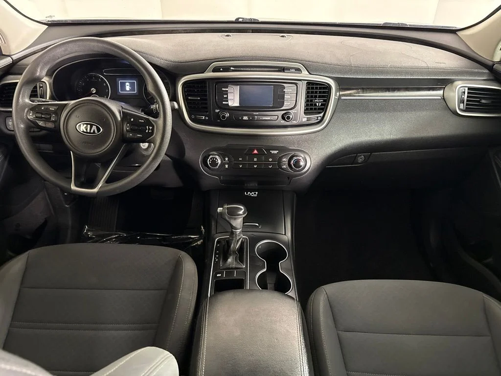 Used 2016 Black Kia LX image 11
