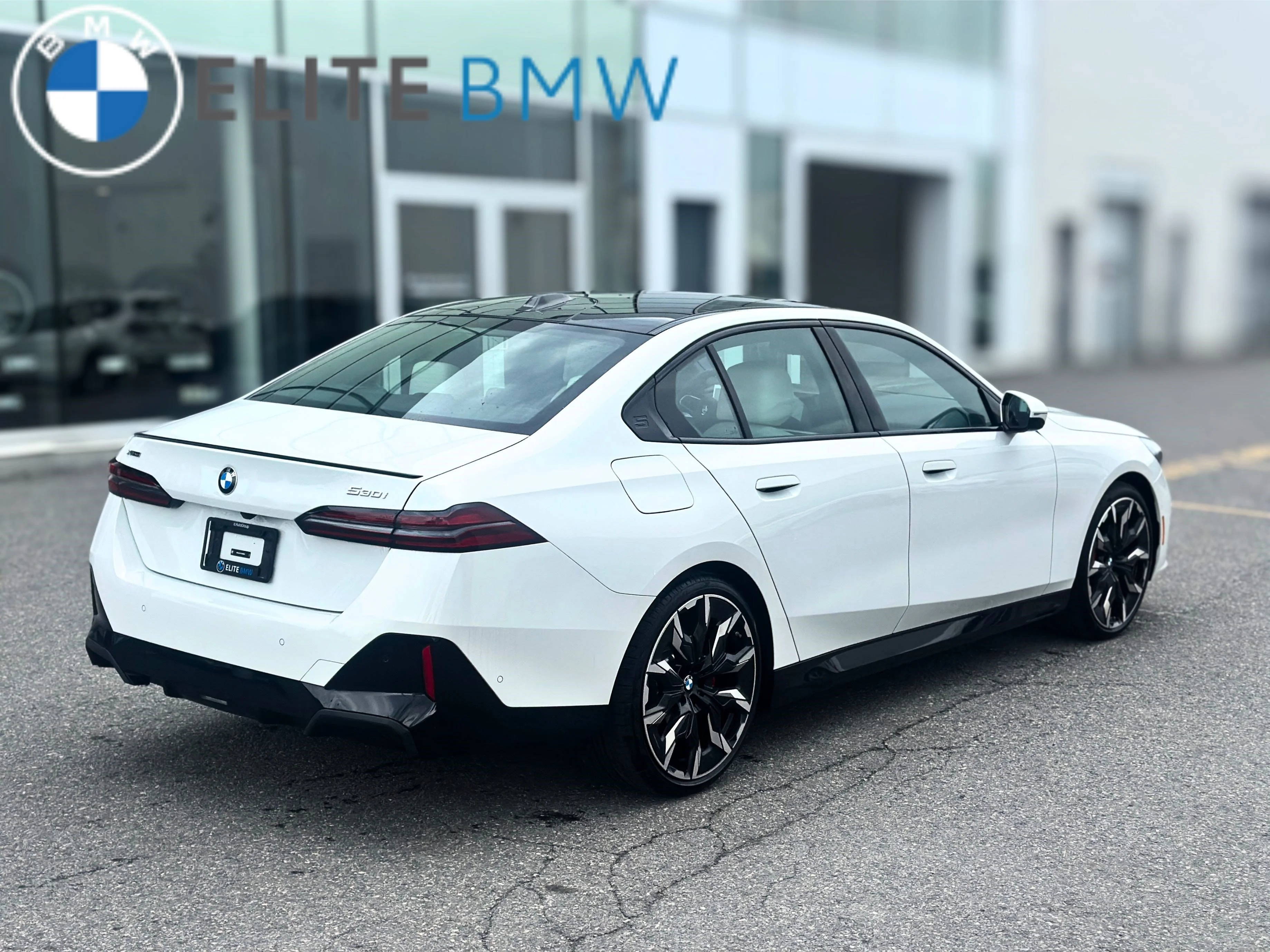 New 2026 Alpine White BMW 530i xDrive image 42