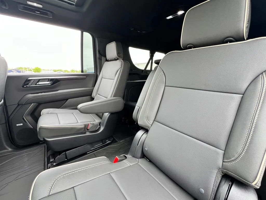 2026 Chevrolet Suburban Premier - Photo 32