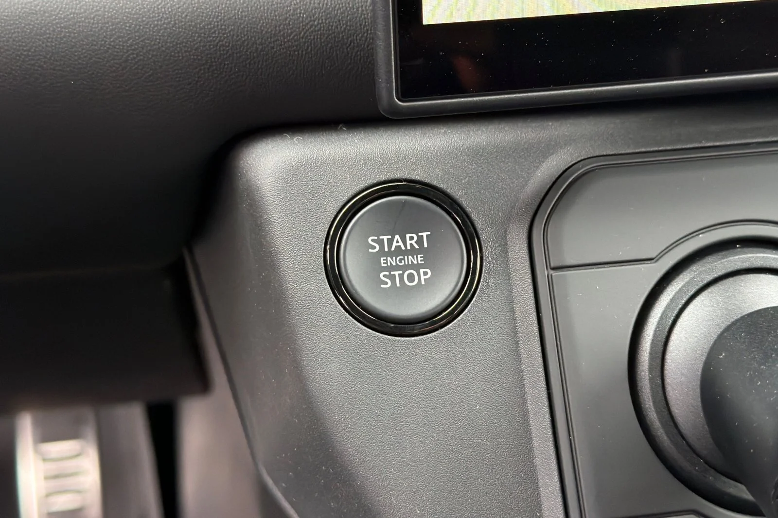 2026 Land Rover Defender OCTA Black - Photo 23
