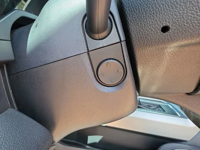 Used 2015 Gray Ford LARIAT image 33
