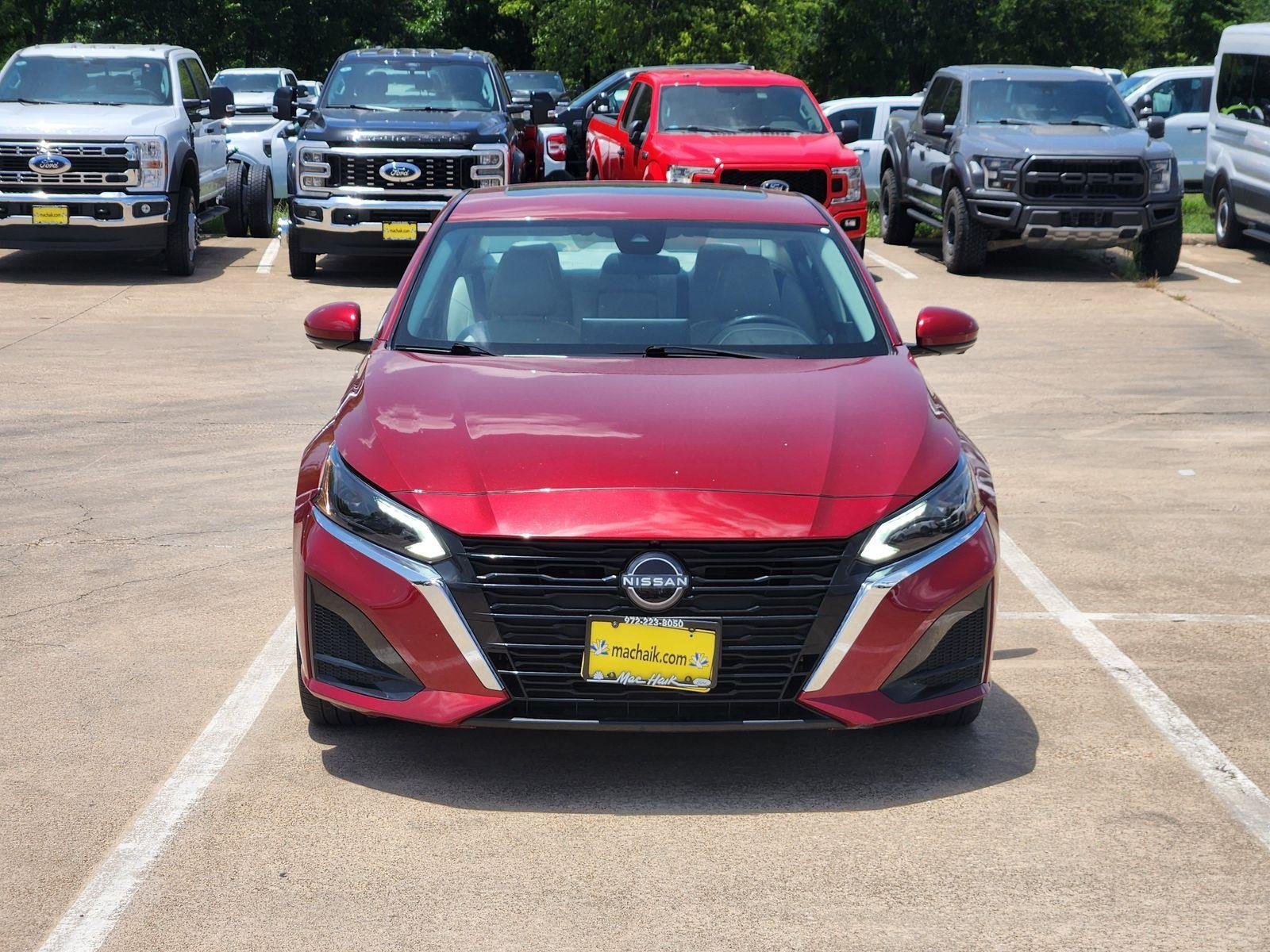 Used 2024 Scarlet Ember Tintcoat Nissan 2.5 SL image 2