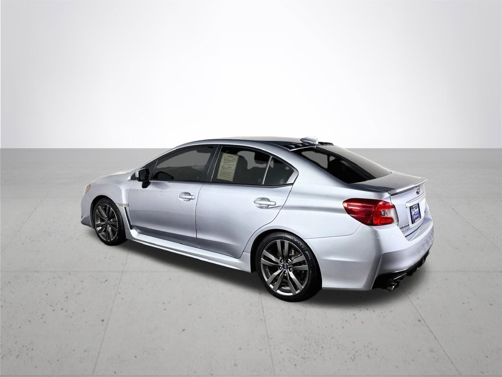Used 2016 Ice Silver Metallic Subaru Limited image 8