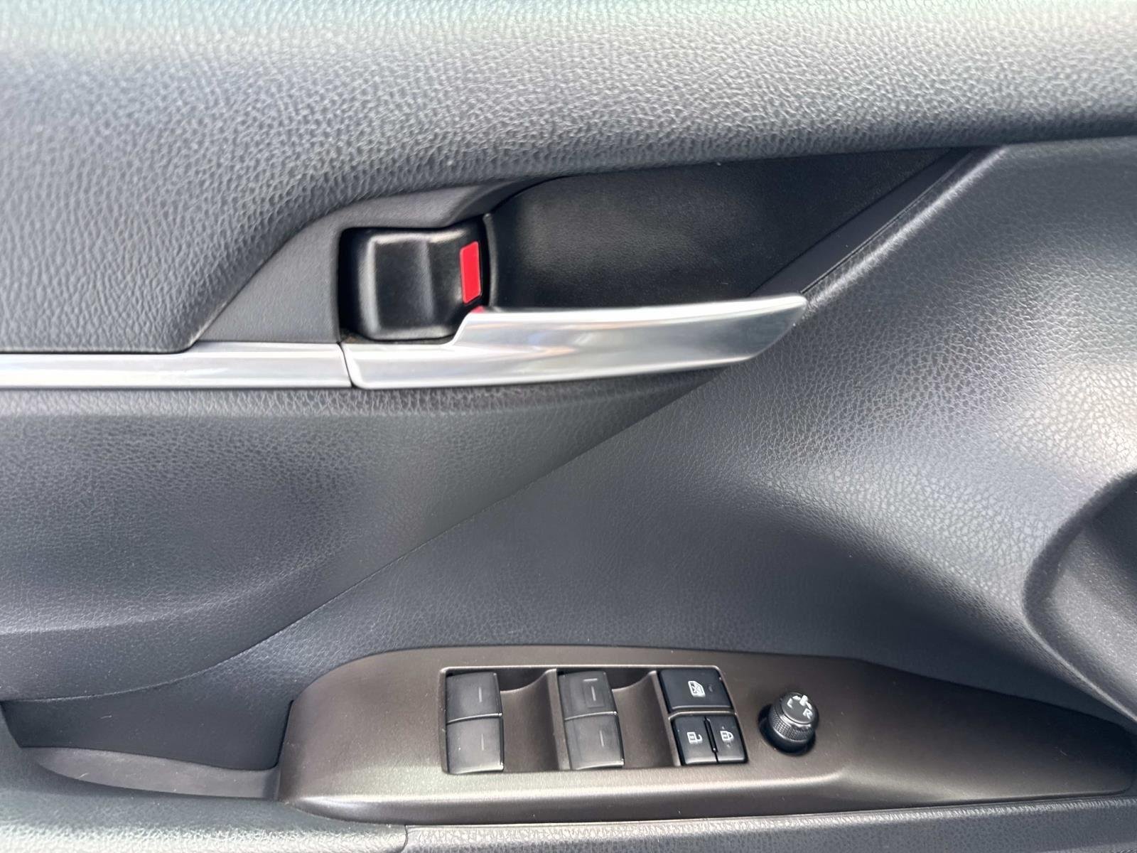 2021 Toyota Camry LE - Photo 20