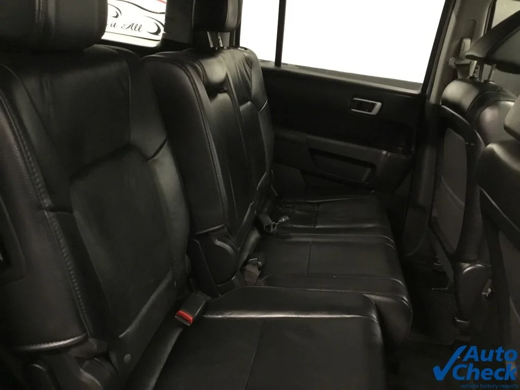 Used 2013 Silver Honda EX-L image 29