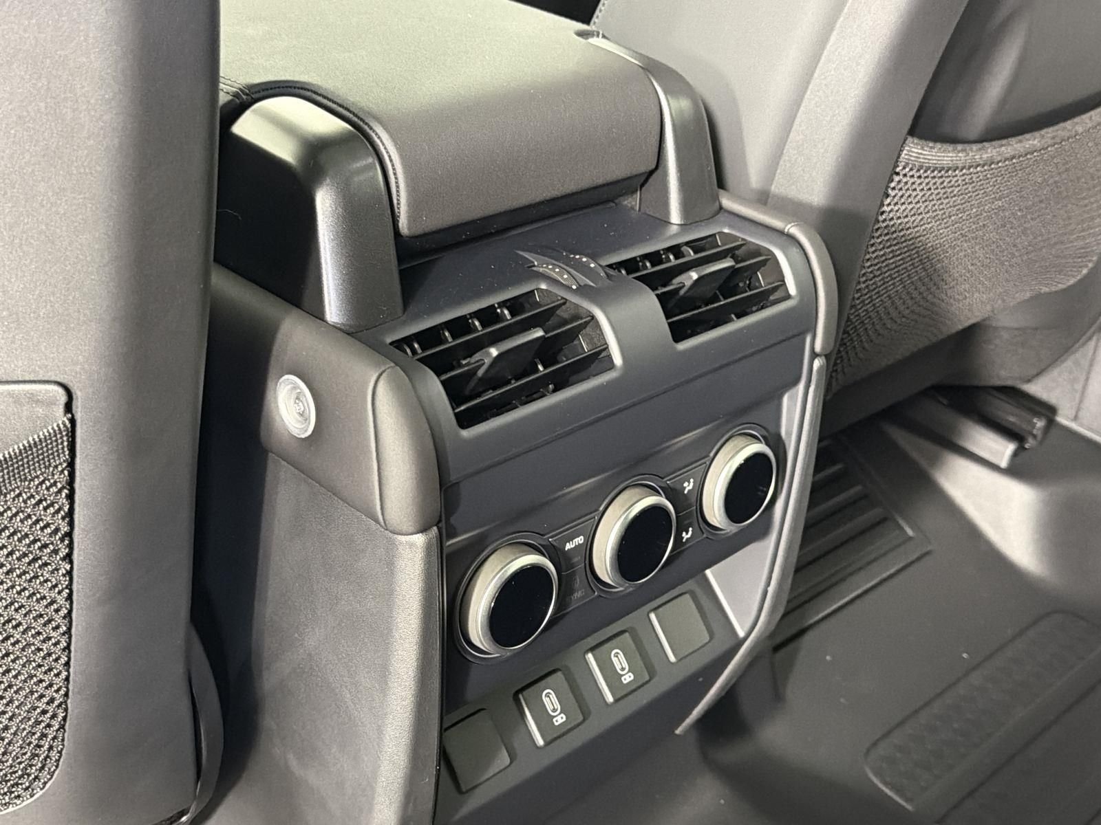 2026 Land Rover Defender X-Dynamic SE - Photo 26
