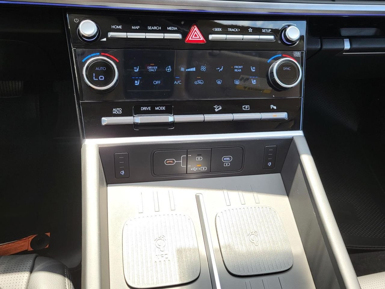 2026 Hyundai Santa Fe Limited - Photo 21