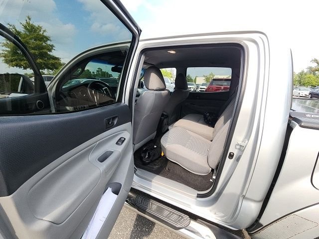 Used 2013 Silver Toyota Base image 22