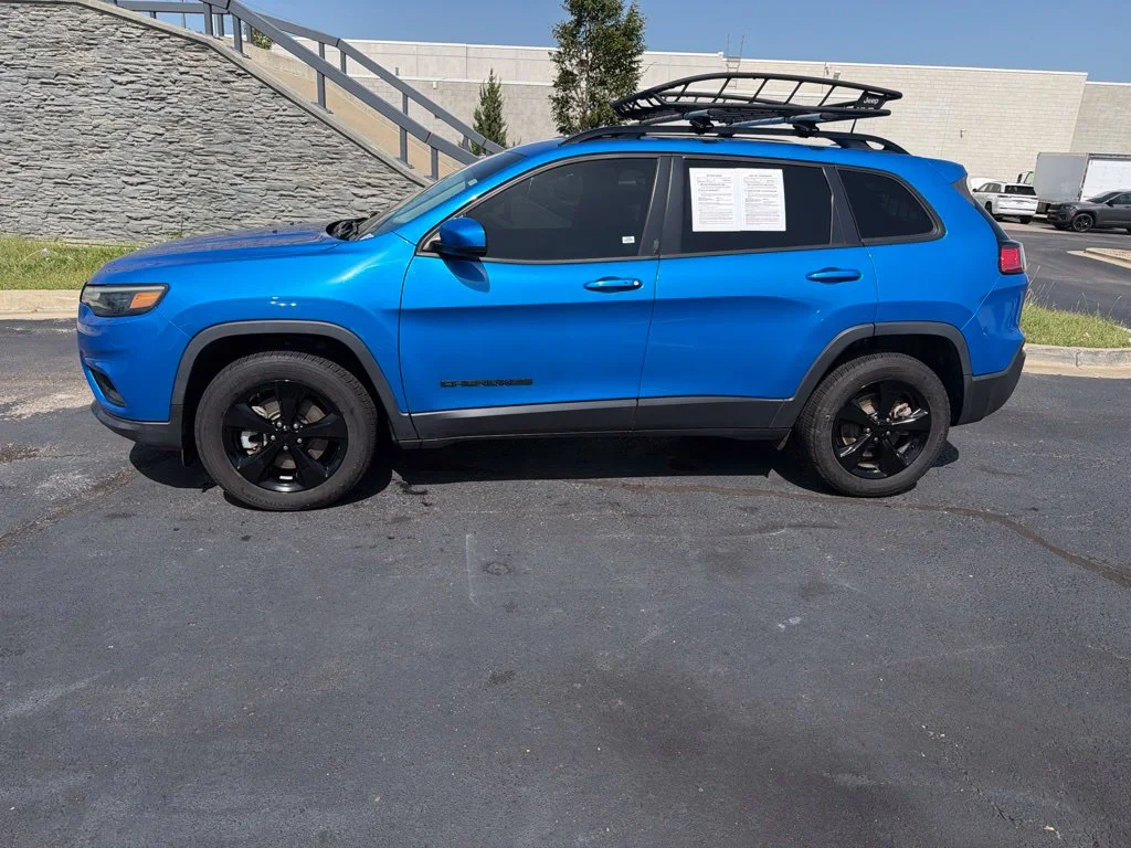 Used 2021 Blue Jeep Latitude Plus image 4