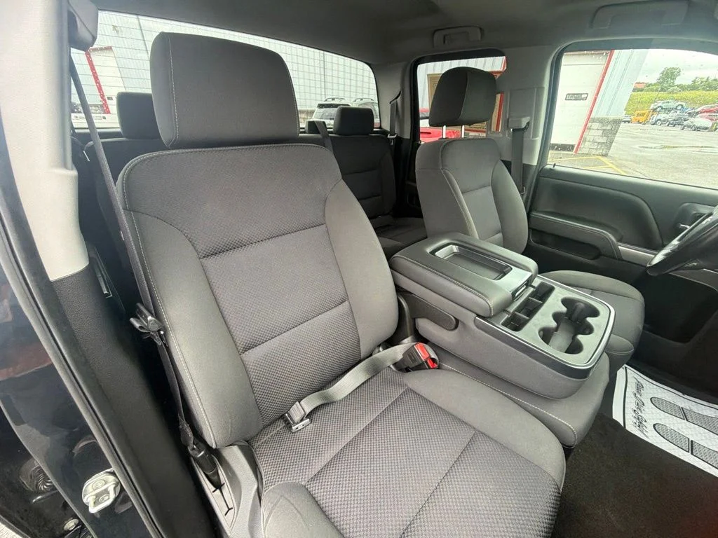 Used 2018 Gray Chevrolet LT image 35