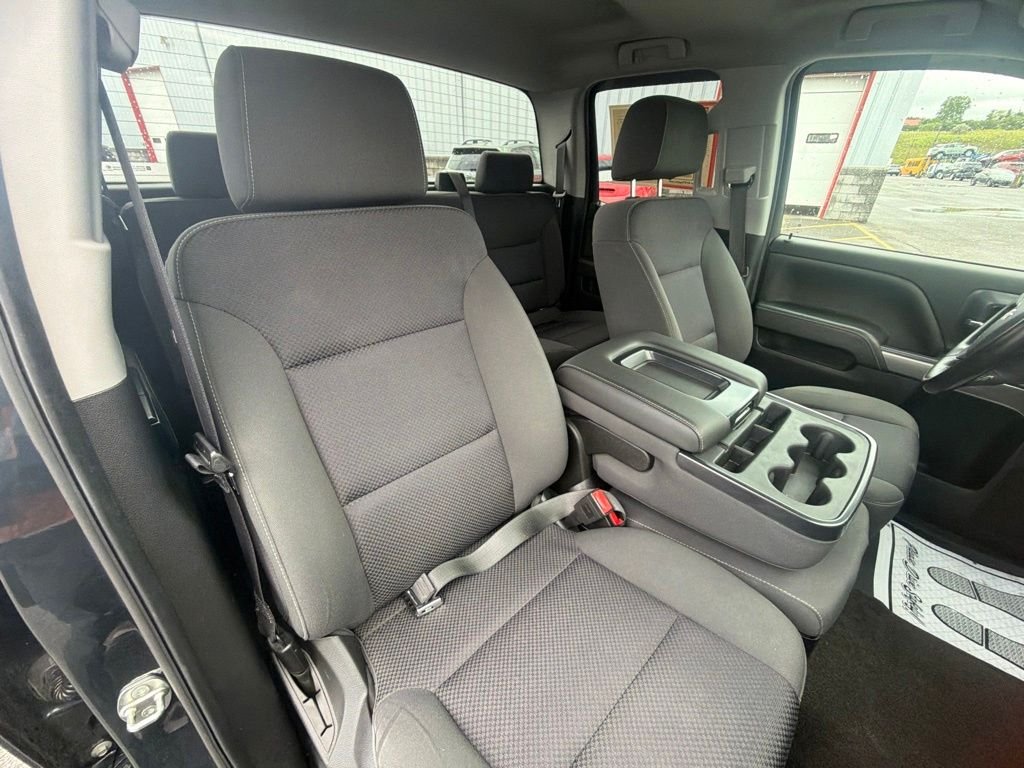 Used 2018 Gray Chevrolet LT image 35